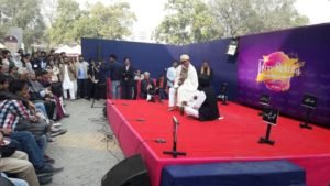 सोशल मीडिया पर जश्न-ए-रेख्ता की धूम, नेशनल स्टेडियम में उमड़ी उर्दू-प्रेमियों की ‘संयमित’ भीड़