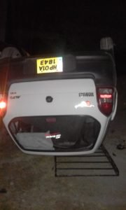 सनारली में टैक्सी खाई में लुढ़की, दो घायल