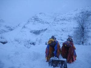 बर्फीला तूफान भी नहींं रोक पाया श्रद्धा का सैलाब