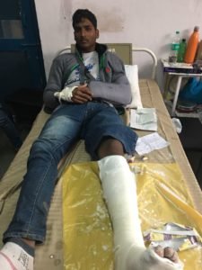 सरकाघाट में कॉलेज के गेट के सामने बाइक सवार ने छात्र-छात्राओं को रौंदा