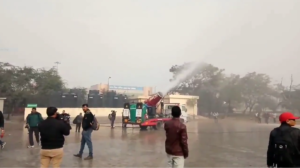 दिल्ली का प्रदूषण दूर करेगी 'स्मॉग गन', आनंद विहार में हुआ ट्रायल