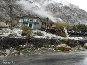 हिमाचल प्रदेश में भीषण शीतलहर के कारण ठंड का प्रकोप जारी है