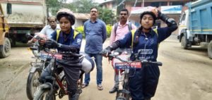 बिहार की दो बेटियां साइकिल पर निकली देश भ्रमण के लिए-Panchayat Times