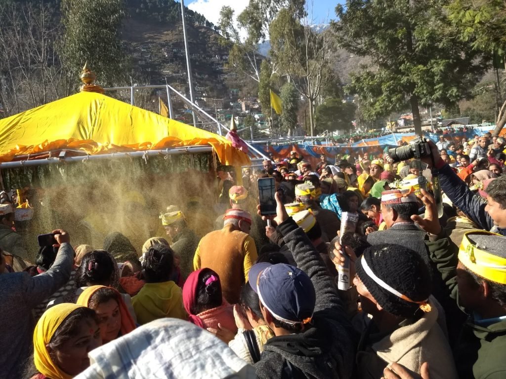 भगवान रघुनाथ की शोभायात्रा में उमड़ा जनसैलाब - Panchayat Times