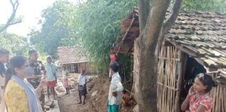 पाकुड़: अमरापाड़ा बीडीओ ने किया संथाली एवं पाडेरकोला पंचायत में लंबित आवासों का निरीक्षण, किस्त मिलने के बाद भी निर्माण कार्य अधूरा - Panchayat Times