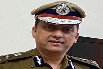 हिमाचल | पुलिस कांस्टेबल पेपर लीक प्रकरण मामले में भर्ती प्रक्रिया के चेयरमैन रहे आईपीएस अफसर जेपी सिंह को पद से हटाया गया, अभिषेक त्रिवेदी को दी गई जिम्मेदारी - Panchayat Times