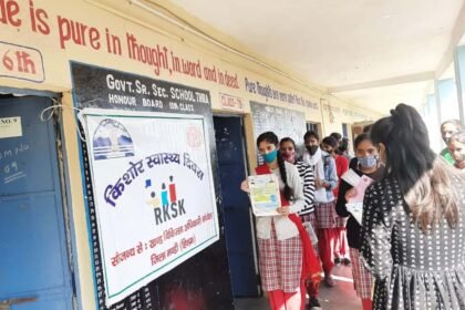 राष्ट्रीय परिवार स्वास्थ्य सर्वेक्षण के अनुसार भारत की बढ़ती आबादी पर लग रहा है अंकुश, प्रजनन दर 2.2 से घटकर 2 फिसदी हुई, जानिए और क्या बताती है रिपोर्ट - Panchayat Times