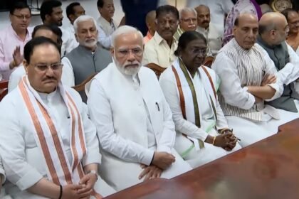 राष्ट्रीय जनतांत्रिक गठबंधन की ओर से राष्ट्रपति पद की उम्मीदवार द्रौपदी मुर्मू ने किया नामांकन, विपक्ष के नेताओं से मांगा समर्थन - Panchayat Times