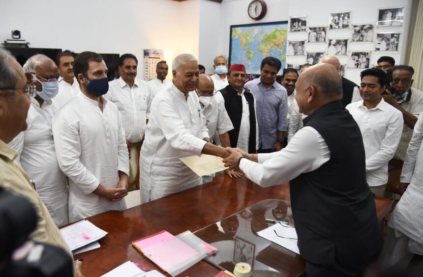 राष्ट्रपति चुनाव के लिए विपक्ष के साझा उम्मीदवार यशवंत सिन्हा ने कई प्रमुख नेताओं की मौजूदगी में दाखिल किया नामांकन, झामुमो रही दूर - Panchayat Times