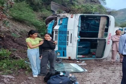 हिमाचल | पिछले 5 साल में सड़क किनारे खाई में गिरने से संबंधित 3,020 दुर्घटनाओं में 2,633 लोगों की मौत, 95 प्रतिशत मामलें ग्रामीण इलाकों में - Panchayat Times