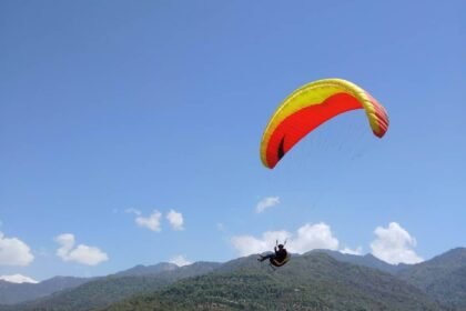 हिमाचल | लगातार हो रही बरसात और खराब मौसम के चलते दो महीने के लिए रिवर राफ्टिंग और पैराग्लाइडिंग पर रोक - Panchayat Times