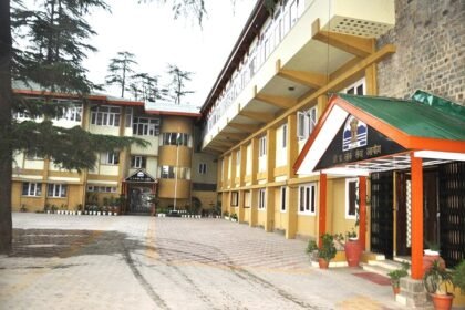 हिमाचल | लोक सेवा आयोग की अध्यक्ष रचना गुप्ता और 3 सदस्यों का शपथ ग्रहण समारोह टला, कांग्रेस ने प्रक्रिया पर उठाये सवाल - Panchayat Times