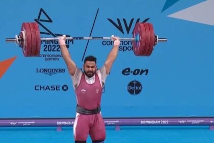 हिमाचल के विकास ठाकुर ने बर्मिंघम राष्ट्रमंडल खेलों में भारत को दिलाया रजत पदक, लगातार तीसरे राष्ट्रमंडल खेलों में जीता पदक - Panchayat Times