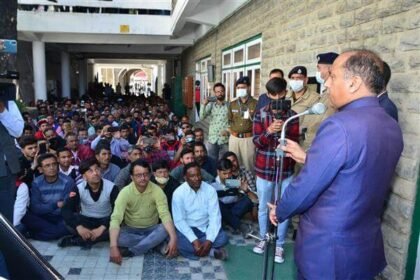 हिमाचल | 12 साल से सेवा कर रहे पंचायत चौकीदार बने दैनिक भोगी, अधिसूचना जारी - Panchayat Times