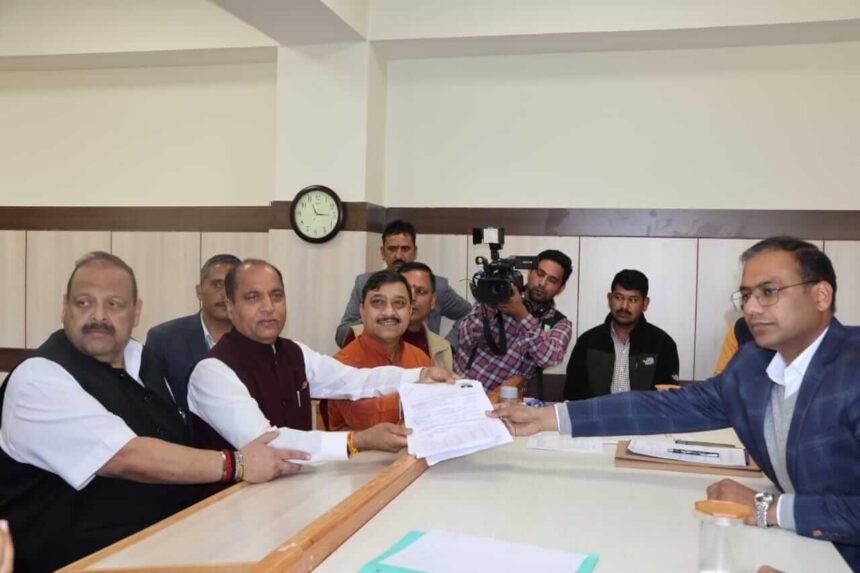 हिमाचल विधानसभा चुनाव | 15 साल में 19 गुणा बढ़ गई सीएम जयराम ठाकुर की संपत्ति - Panchayat Times