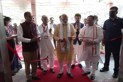 हिमाचल पहुंचे पीएम मोदी, बिलासपुर एम्स का किया लोकार्पण, अंतरराष्ट्रीय कुल्लू दशहरा महोत्सव में करेंगे शिरकत, भाजपा के चुनावी अभियान की भी होगी शुरुआत - Panchayat Times