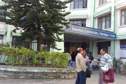 HPSSC: युवाओं को झटका, कर्मचारी चयन आयोग की ढाई हजार भर्तियां लटकीं