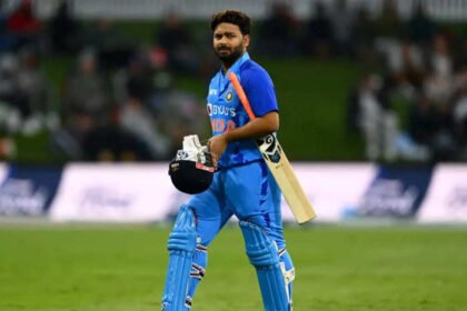 ऋषभ पंत की BMW कार का भीषण एक्सीडेंट: घायल क्रिकेटर का चल रहा इलाज