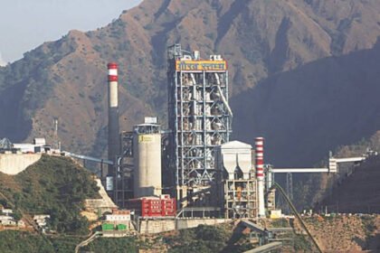 Himachal: सरकारी गोदामों में पहुंचा 1200 मीट्रिक टन सीमेंट, शुरू होंगे रुके हुए काम