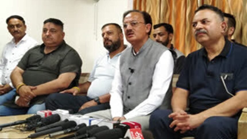 हर्षवर्धन बोले- विदेश जाकर लाएंगे निवेशक, सिंगल विंडो के स्थान पर बजट सत्र में नया सिस्टम