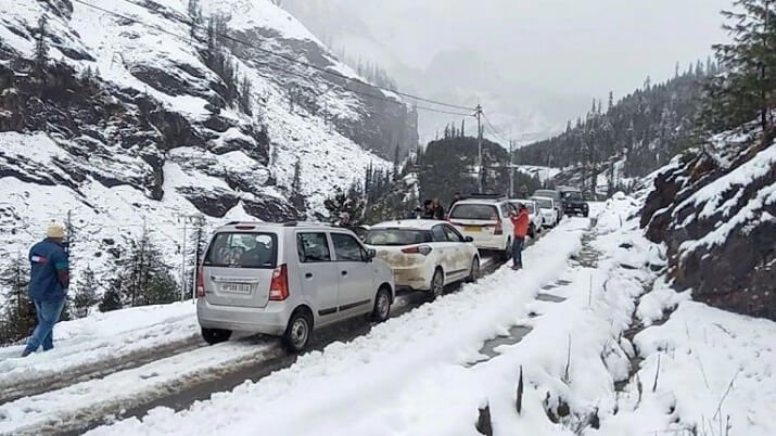 Himachal Weather: बर्फबारी से 208 सड़कें और 55 ट्रांसफार्मर अब भी ठप, स्टेट हाईवे बंद, आज भी खराब रहेगा मौसम- Panchayat Times