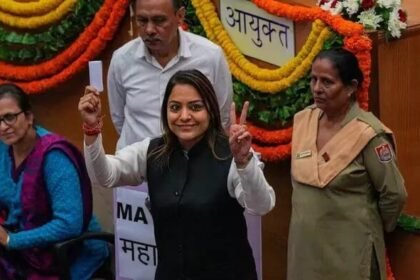 आम आदमी पार्टी की शैली ओबेरॉय चुनी गई दिल्ली की मेयर, भाजपा उम्‍मीदवार रेखा गुप्‍ता को 34 वोटों से हराया - Panchayat Times