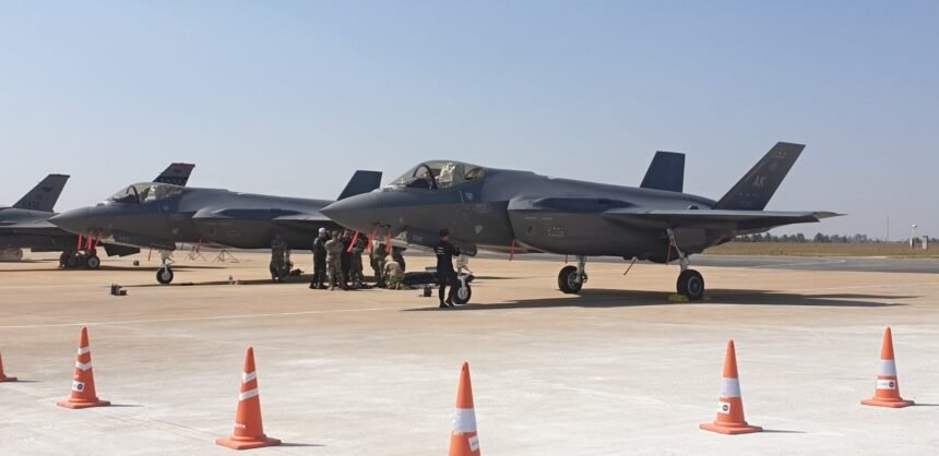 Aero India 2023: B-1B से लेकर F-35 फाइटर जेट तक… भारत में शक्ति प्रदर्शन कर रहा अमेरिका, लेकिन क्यों अमेरिकी फाइटर जेट से परहेज करता रहा है भारत - Panchayat Times