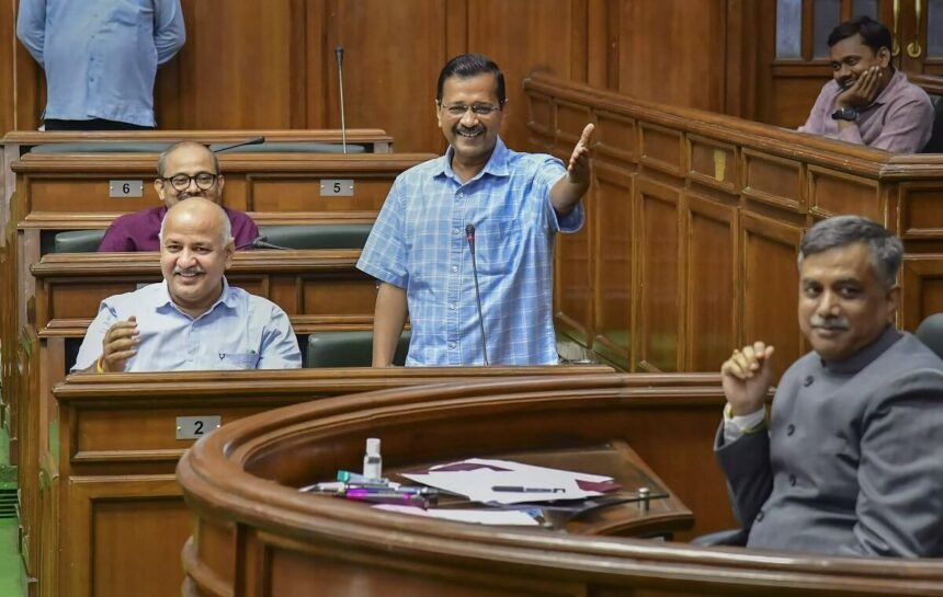 दिल्ली के विधायकों की सैलरी में 66 फीसदी का इजाफा, जानें- वृद्धि लागू होने के बाद कितना हो गया है विधायकों व सीएम का वेतन? - Panchayat Times