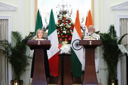 भारत पहुंची इटली की पीएम मेलोनी और पीएम मोदी ने की उच्चस्तरीय वार्ता, रायसीना डायलॉग में लेंगी हिस्सा - Panchayat Times