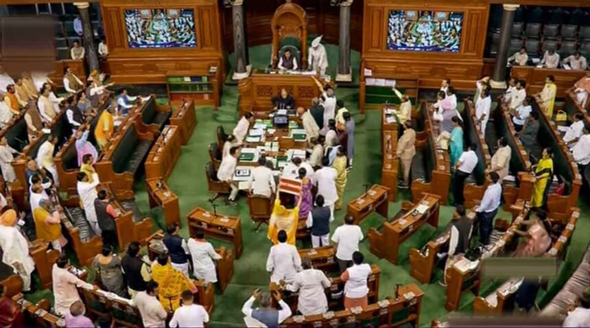 संसद के दोनों सदन मंगलवार तक के लिए स्थगित: सरकार राहुल गांधी की माफी और विपक्ष अड़ानी मामले पर JPC की मांग पर अड़ा - Panchayat Times