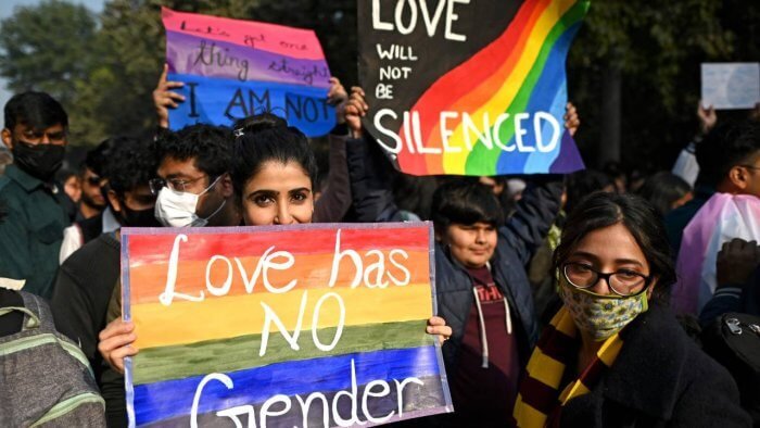 जानिए क्या है समलैंगिक विवाह का मुद्दा और क्यों केंद्र सरकार कर रही है इसका विरोध - Panchayat Times