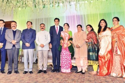 Himachal: मुख्य सचिव प्रबोध सक्सेना के बेटे की शादी समारोह में राज्यपाल संग CM ने की शिरकत- Panchayat Times