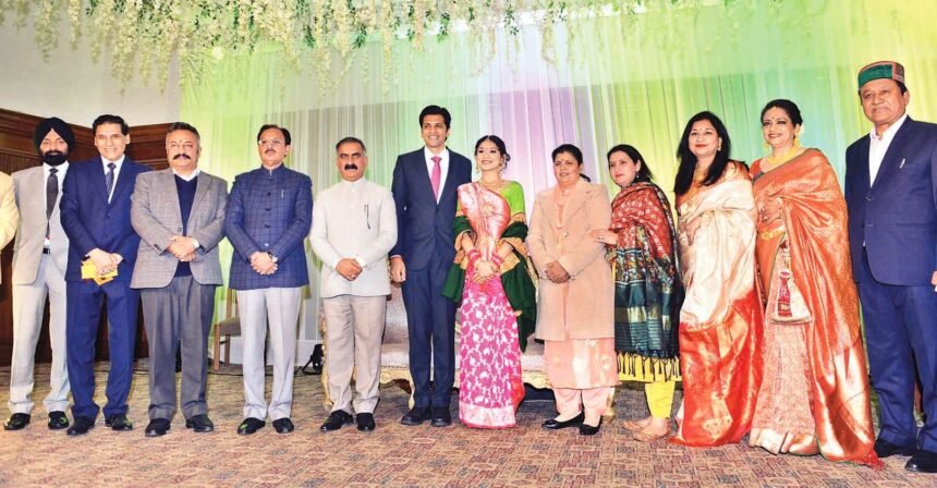 Himachal: मुख्य सचिव प्रबोध सक्सेना के बेटे की शादी समारोह में राज्यपाल संग CM ने की शिरकत- Panchayat Times