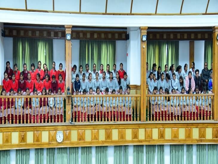 अनाथ बच्चों के साथ सीएम का लगाव: टूटीकंडी आश्रम से सदन की कार्यवाही देखने पहुंचे 69 बच्चे- Panchayat Times