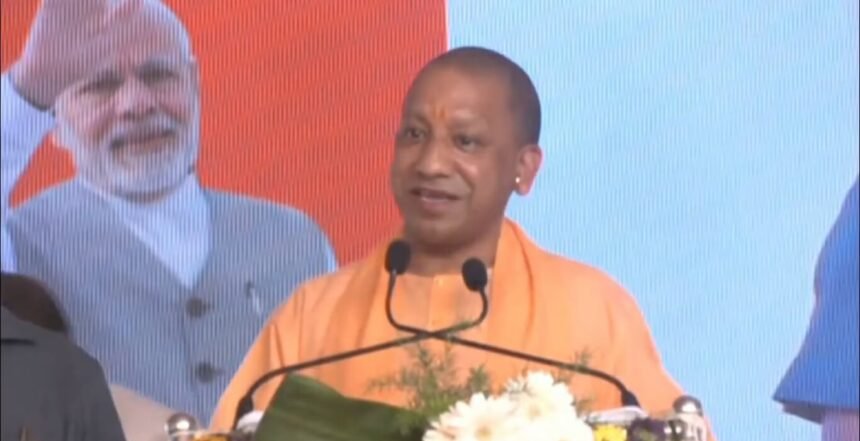 कर्नाटक में यूपी CM योगी आदित्यनाथ का चुनाव प्रचार, मांड्या में किया रोड शो, भारी भीड उमड़ी- Panchayat Times