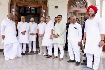 कांग्रेस अध्यक्ष मल्लिकार्जुन खड़गे से मिले नीतीश कुमार, एकजुट होकर चुनाव लड़ने का लिया फैसला- Panchayat Times