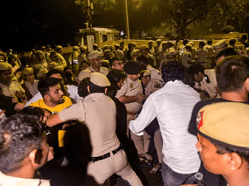 Wrestlers Protest: पहलवानों से दिल्ली पुलिस की बदसलूकी, गालियां दी-सिर फोड़ा... बजरंग पूनिया का गृह मंत्री को पत्र, कार्रवाई की मांग- Panchayat Times