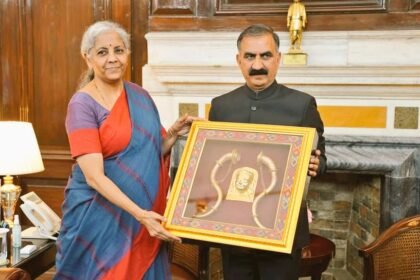 CM सुखविंदर सुक्खू ने दिल्ली में केंद्रीय वित्त मंत्री निर्मला सीतारमण से की मुलाकात, ग्रीनफील्ड मंडी एयरपोर्ट के लिए केंद्र से मांगे एक हजार करोड़ रुपये- Panchayat Times