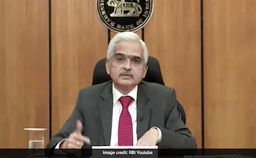 अफरातफरी में बैंक की ओर न भागें, ₹2000 के नोट बदलने पर बोले पर RBI गवर्नर शक्तिकांता दास- Panchayat Times