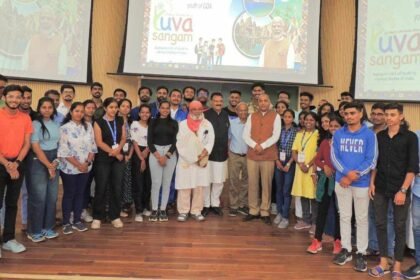 विदेशी भी अपना रहे अब भारतीय संस्कृति, पांव छूकर कर रहे PM का स्वागत- Panchayat Times