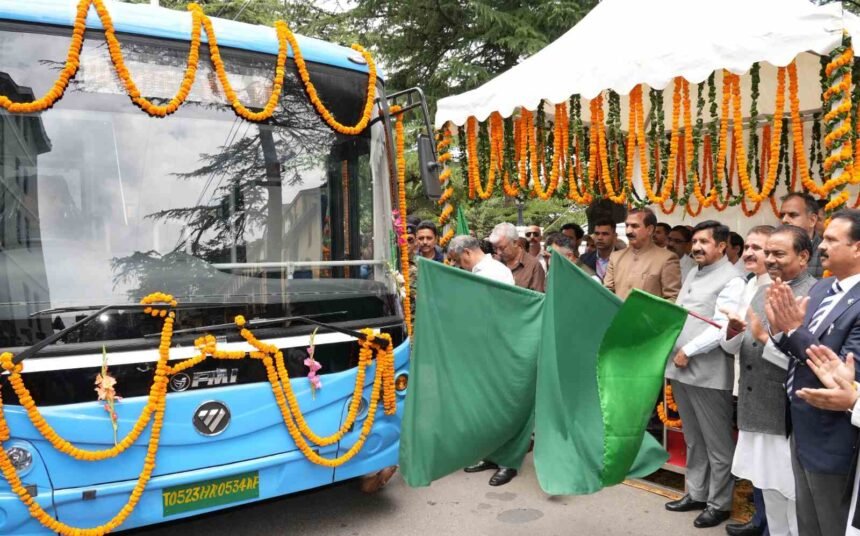 CM सुक्खू ने HRTC की 20 नई ई-बसों को दिखाई हरी झंडी- Panchayat Times