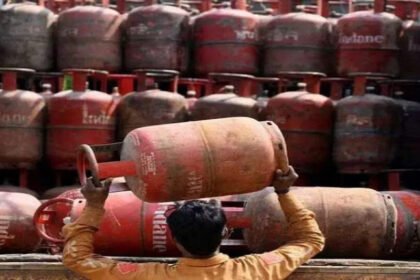 कमर्शियल LPG गैस के दाम में कटौती, 83.5 रुपये सस्ता हुआ सिलेंडर, जानें दिल्ली समेत देश के बड़े शहरों में नई कीमतें- Panchayat Times