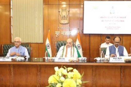 Cyclone Biporjoy: गुजरात की तरफ बढ़ रहा 'बिपरजॉय', CM भूपेंद्र पटेल के साथ समीक्षा बैठक कर रहे अमित शाह- Panchayat Times