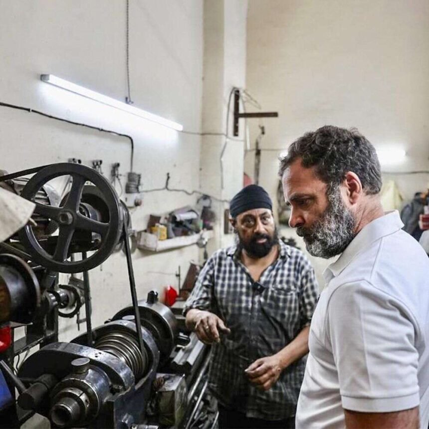 अचानक मैकेनिक की दुकान पर पहुंचे राहुल गांधी, मोटरसाइकिल मैकेनिक से मिले...बातचीत की- Panchayat Times