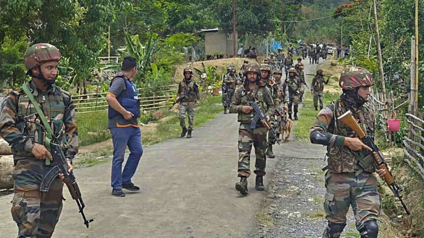 Manipur Violence: मणिपुर में सेना की बड़ी कार्रवाई, उपद्रवियों के 12 बंकर तबाह, मोर्टार-IED बरामद- Panchayat Times