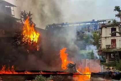 मणिपुर में सुरक्षाबलों और भीड़ के बीच झड़प में दो घायल, BJP नेताओं के घर जलाने की कोशिश- Panchayat Times