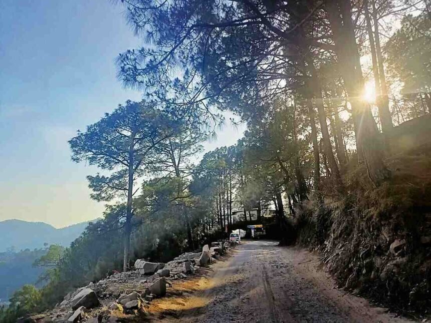 हिमाचल प्रदेश में 24 घंटे में 63 सड़कें बहाल- Panchayat Times