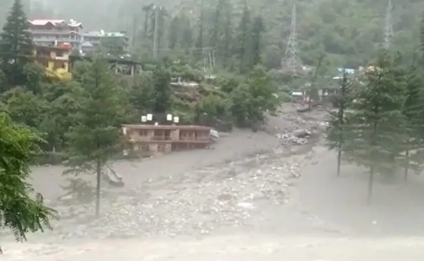 कुल्लू में फिर तबाही की बारिश; काइस गांव में बादल फटने से कई गाड़िया बहीं, ऑरेंज अलर्ट जारी- Panchayat Times