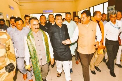Himachal: भारी बारिश से हुए नुकसान का जायजा लेने कुल्लू पहुंचे केंद्रीय मंत्री नितिन गडकरी- Panchayat Times