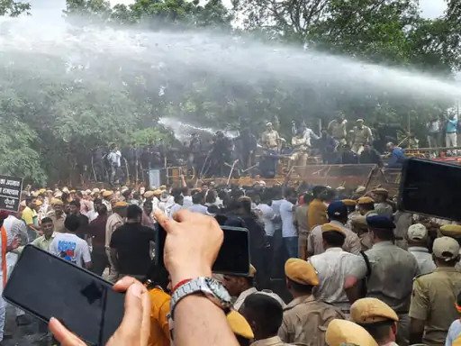 Bjp का जयपुर में प्रदर्शन, सचिवालय घेरने गए कार्यकर्ताओं को वाटर कैनन से खदेड़ा- Panchayat Times